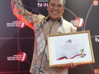 H. Ruksamin Kembali Terima Penghargaan dari TV One dalam Acara "Inovasi Membangun Negeri"